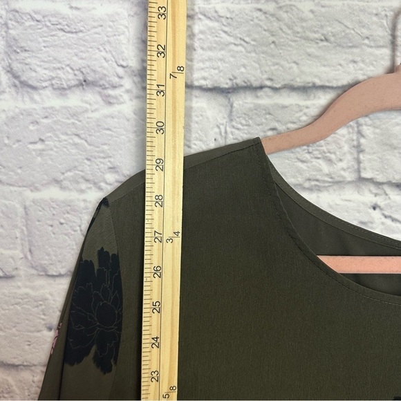 Apt 9 Floral Green Bell Sleeve Flowy Blouse Top Size 3X - Picture 9 of 9